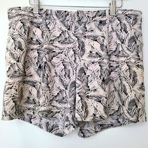Banana Republic Black & White Leaf Print Dress Shorts 10